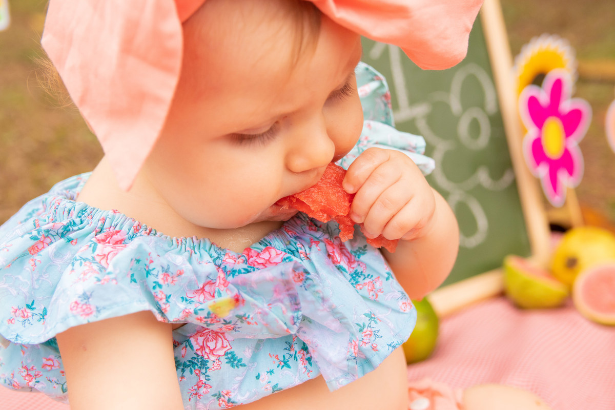 Jardim Botânico Bauru, Ensaio Smath the fruit, nenê comendo melancia no ensaio smash