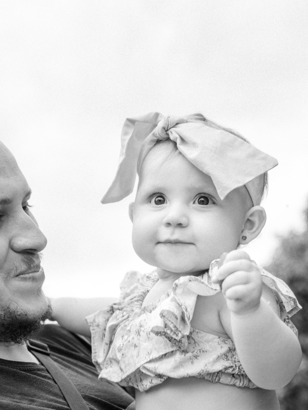 Jardim Botânico Bauru, Ensaio em família com nenê de 1 ano, pai brincando com a filha