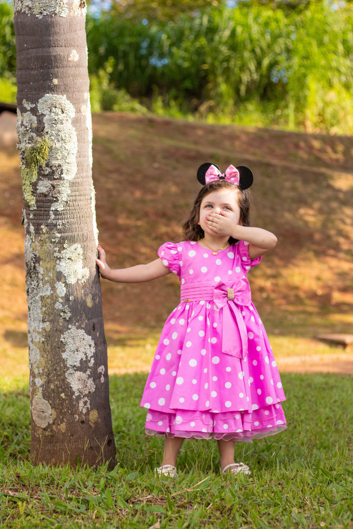 Jardim Botânico de Bauru, Ensaio infantil tema Minnie, criança mandando beijo 