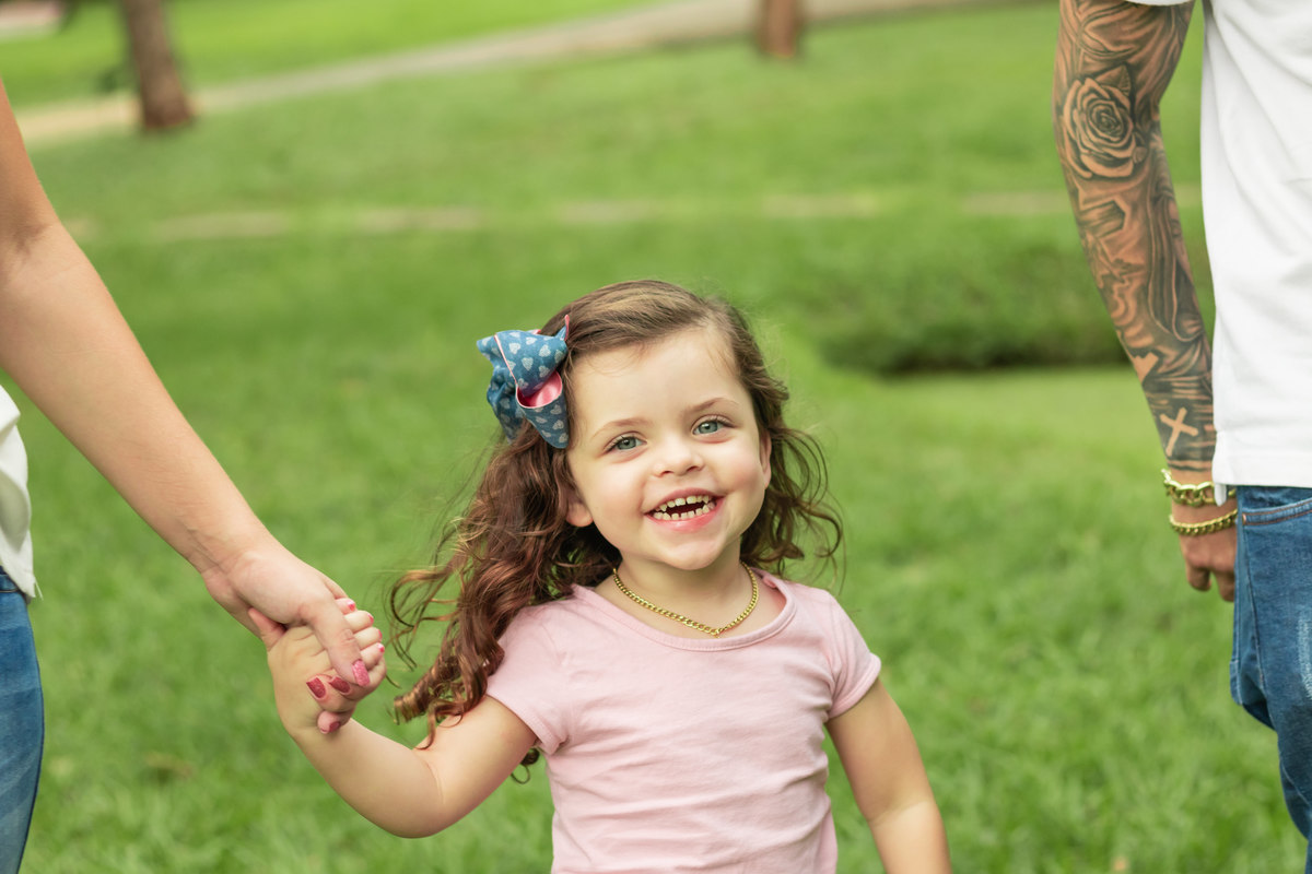 Jardim Botânico de Bauru, Ensaio em família, criança sorrindo para a foto