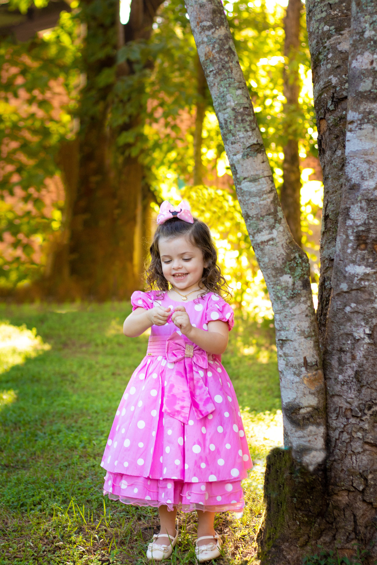 Jardim Botânico de Bauru, Ensaio infantil tema Minnie, criança brincando e sorrindo em ensaio