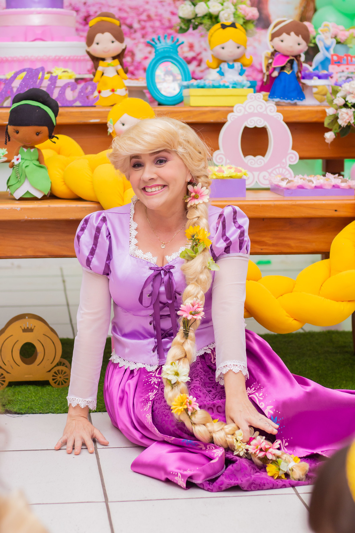 Caramelada Buffet Infantil Bauru, aniversário infantil, personagem vivo da rapunzel