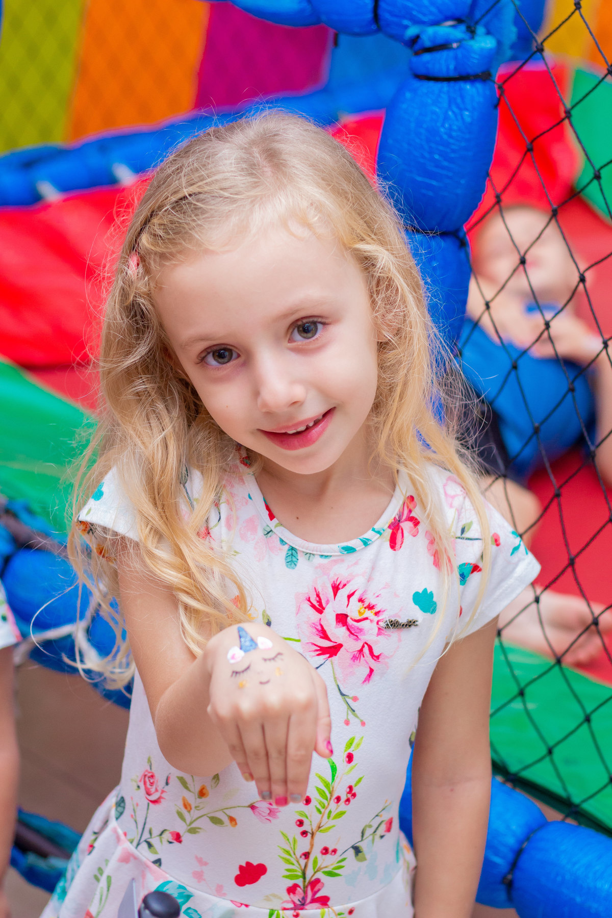 Buffet Pipoca Bauru, aniversário infantil, menina sorrindo para a foto