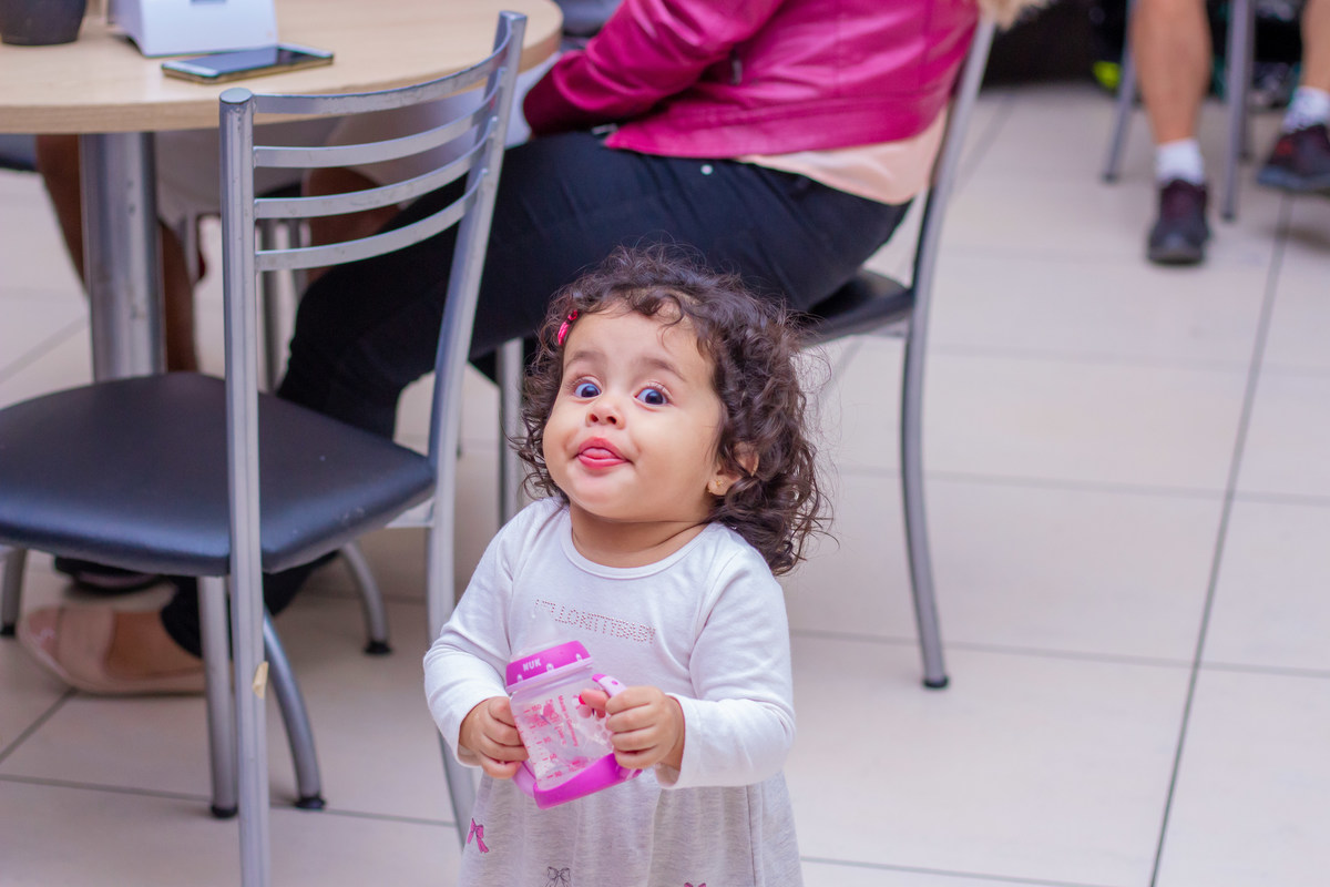 Buffet Looping Bauru, aniversário infantil, criança fazendo careta