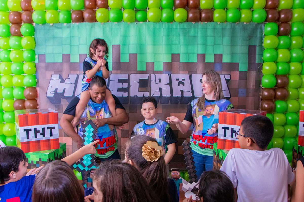 Buffet Looping Bauru,aniversário infantil, aniversariante cantando parabéns