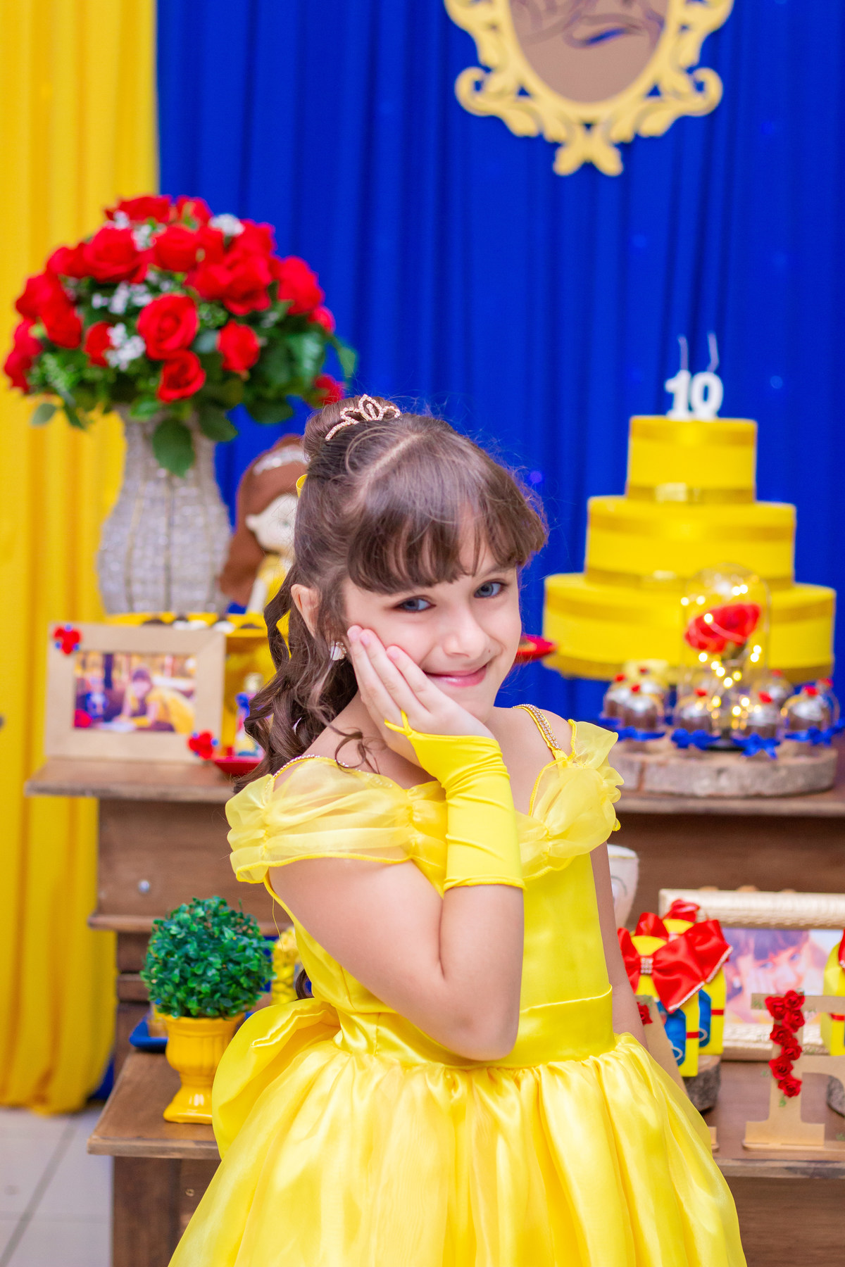 Dinolândia Buffet Infantil, aniversário infantil Bauru, anivesário a bela e a fera, aniversariante fantasiada em seu aniversário