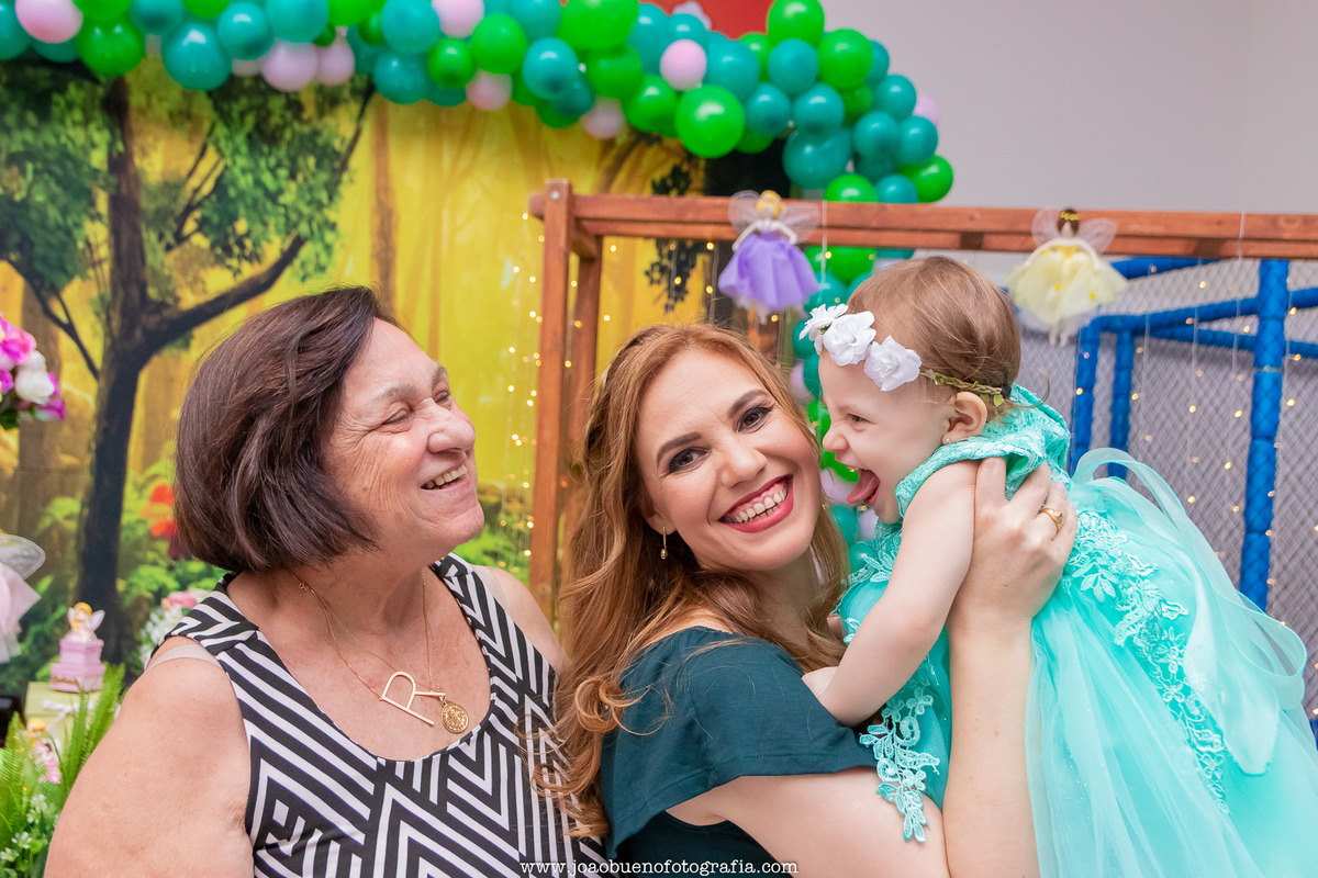 buffet pipoca 2 bauru, aniversário fada, foto com convidados em aniversário