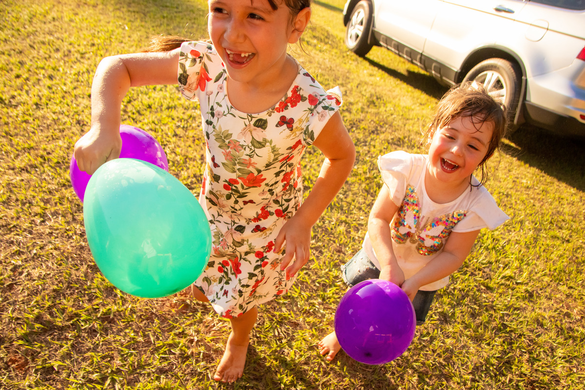 aniversário infantil em bauru, decoração sereia, decoração fundo do mar, aniversário de menina, amigas brincando de bexiga em aniversário