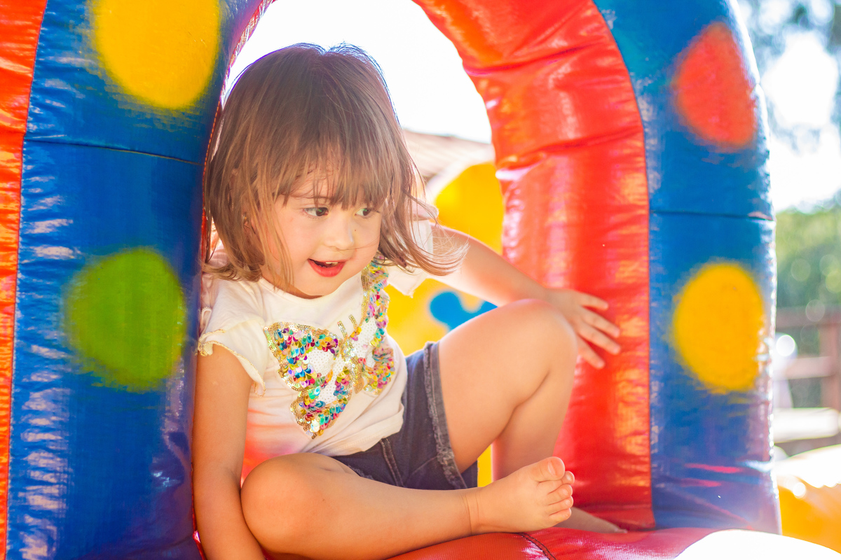 aniversário infantil em bauru, decoração sereia, decoração fundo do mar, aniversário de menina, aniversariante brincando