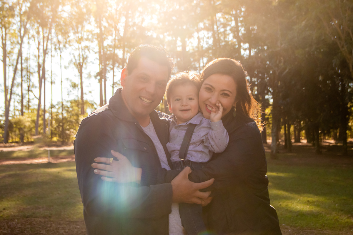horto florestal de bauru, ensaio em familia, ensaio externo em familia, familia sorrindo