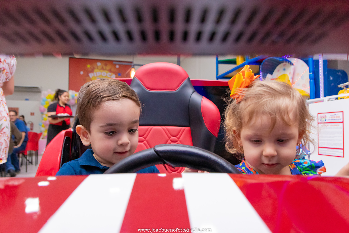 Buffet pipoca 2 Bauru, buffet infantil bauru, aniversário infantil, bebês brincando de dirigir