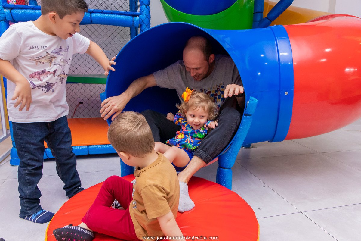 Buffet pipoca 2 Bauru, buffet infantil bauru, aniversário infantil, pai e filha escorregando