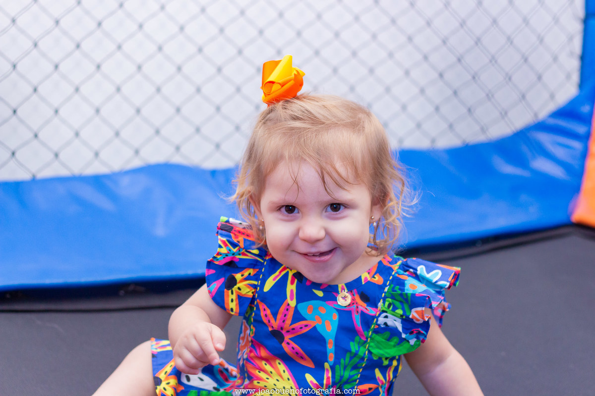 Buffet pipoca 2 Bauru, buffet infantil bauru, aniversário infantil, bebê brincando no pula pula