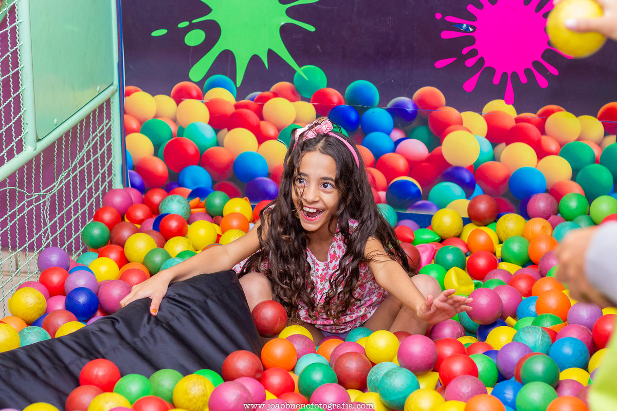 Jardim das festas Bauru, aniversário infantil Bauru, buffet infantil Bauru, menina caindo do tombo legal