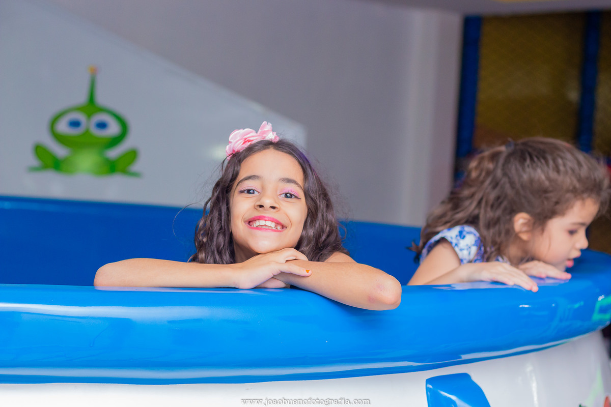Jardim das festas Bauru, aniversário infantil Bauru, buffet infantil Bauru, menina brincando em aniversário