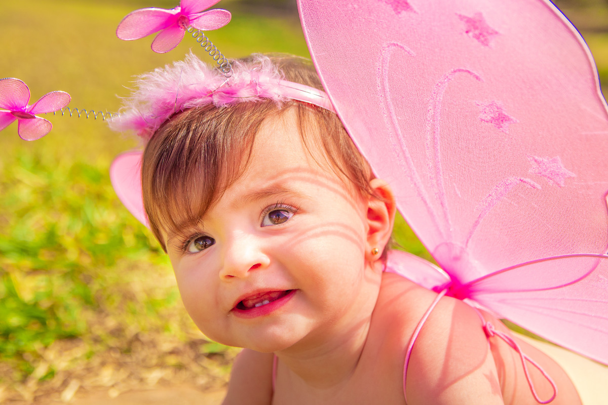 jardim botânico de bauru, ensaio externo, ensaio em família externo, bebe sorrindo em seu ensaio, bebe fantasiada de fadinha