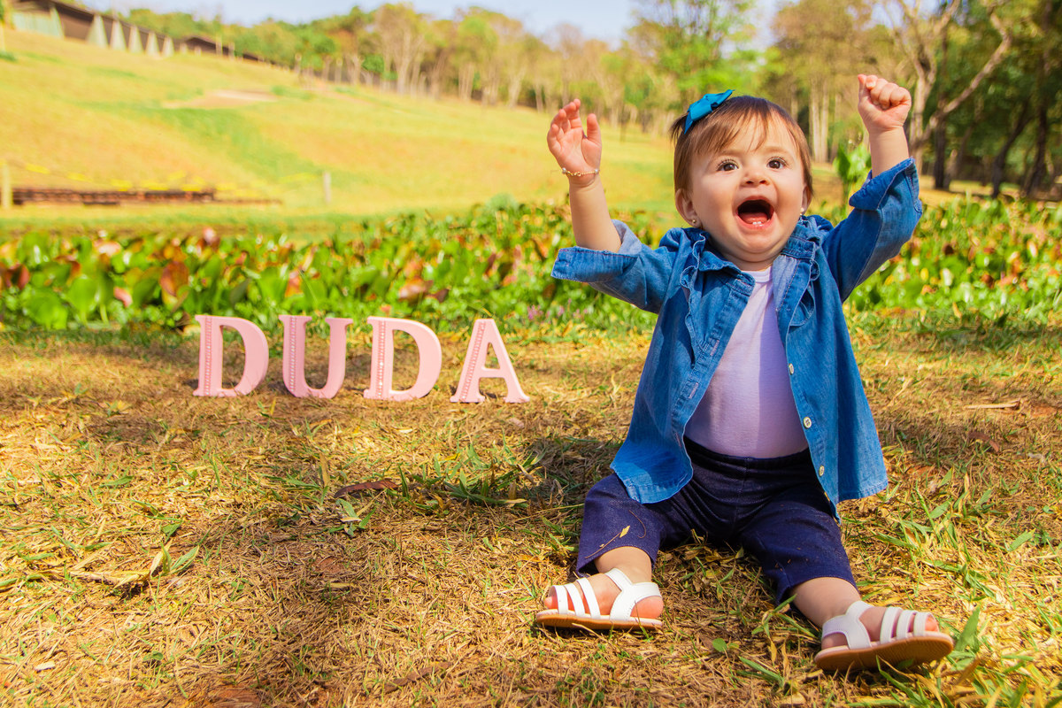 jardim botânico de bauru, ensaio externo, ensaio em família externo, bebe brincando em seu ensaio