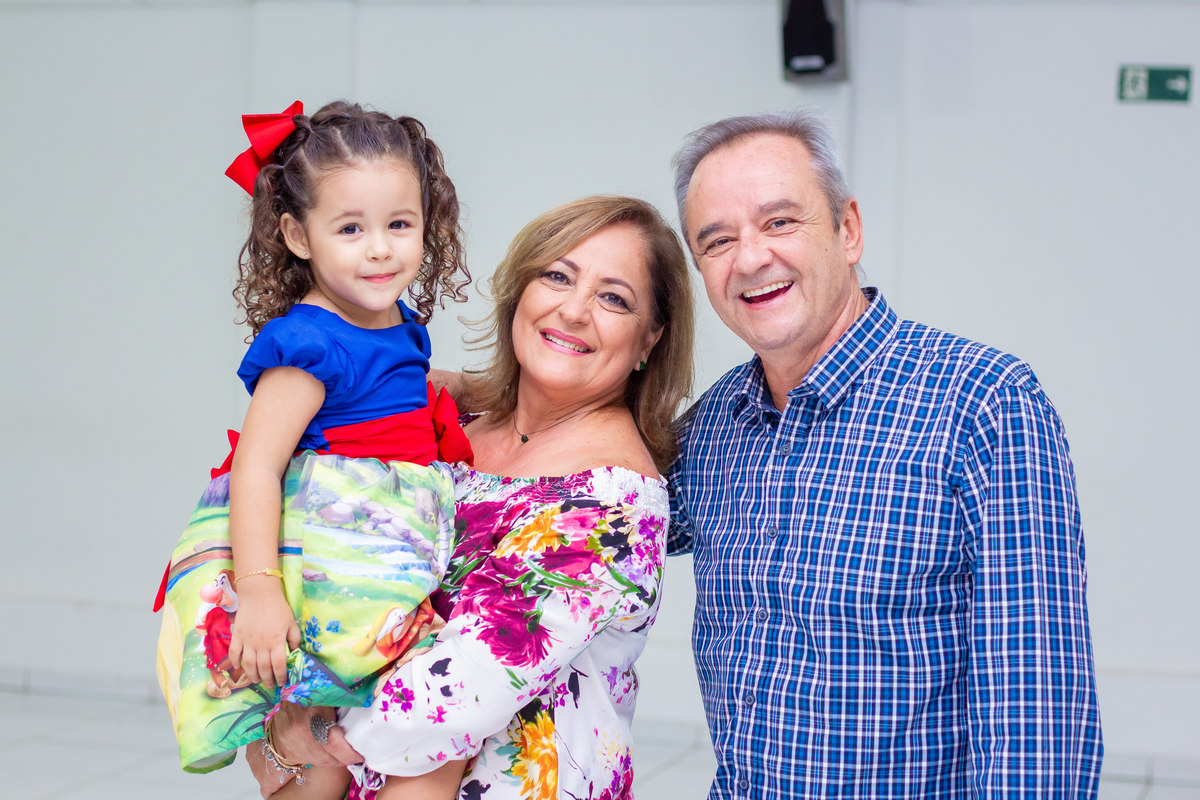 buffet biscoito bauru, buffet infantil bauru, aniversário infantil bauru, foto com avós em aniversário