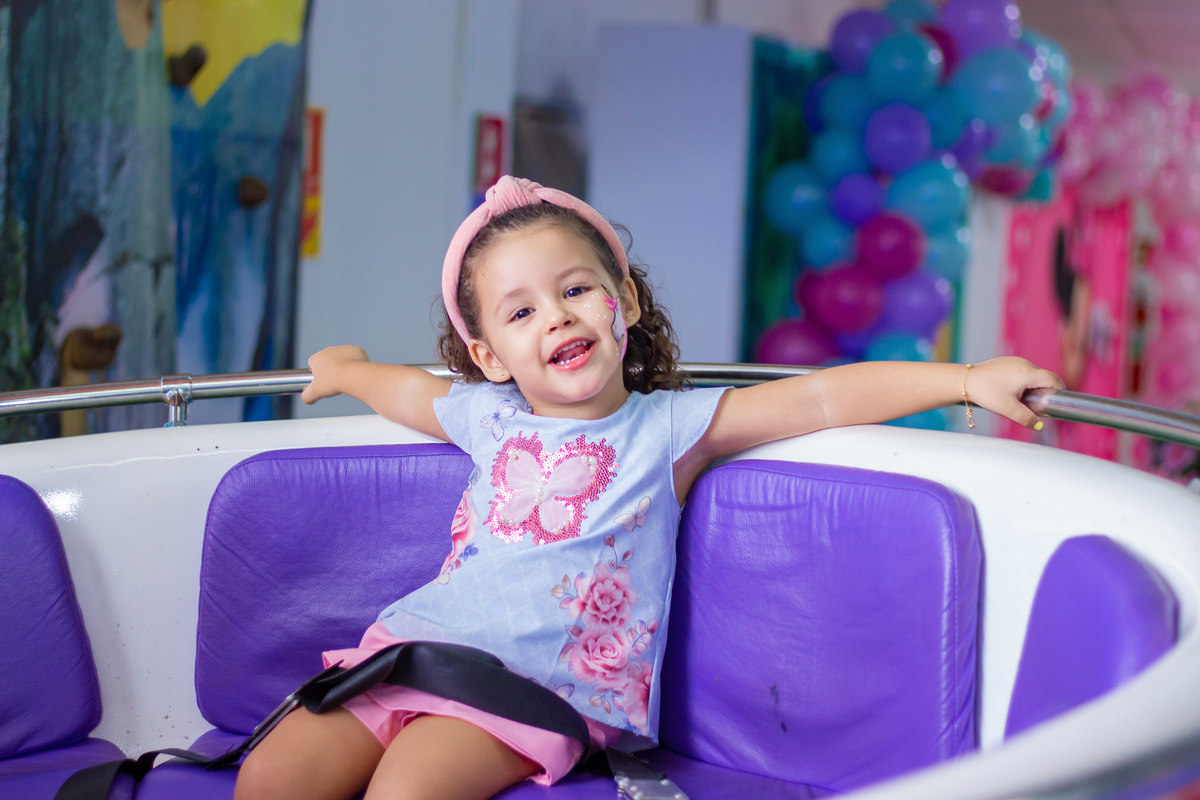 buffet biscoito bauru, buffet infantil bauru, aniversário infantil bauru, menina brincando na la bamba