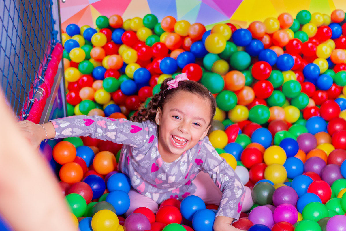 buffet biscoito bauru, buffet infantil bauru, aniversário infantil bauru, menina caindo do tombo legal