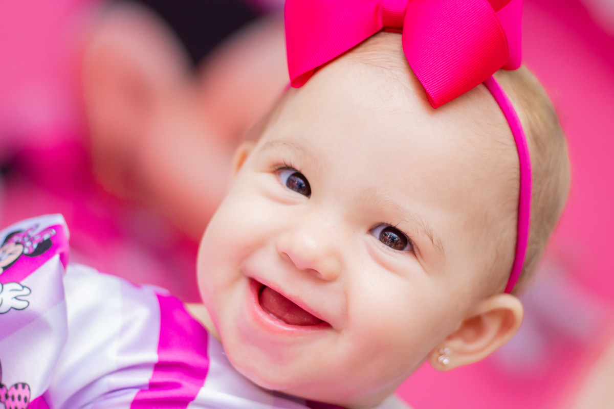 buffet biscoito bauru, buffet infantil bauru, aniversário infantil bauru, bebê sorrindo para a foto