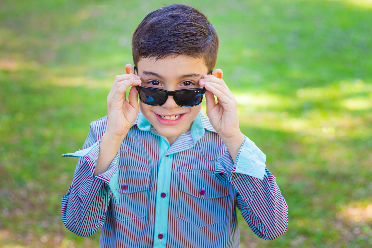 Jardim Botânico de Bauru, ensaio externo em família, ensaio externo Bauru, ensaio infantil, menino com camiseta polo