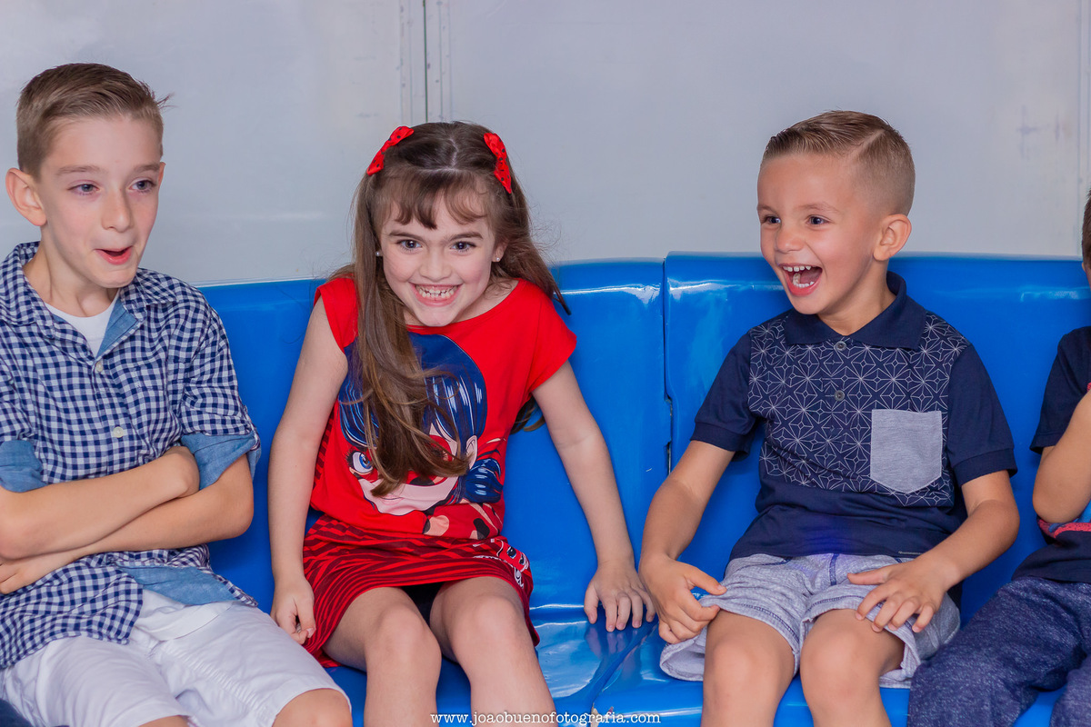 Buffet infantil Jardim das Festas, buffet infantil bauru, aniversário tema harry potter, amigos brincando na la bamba