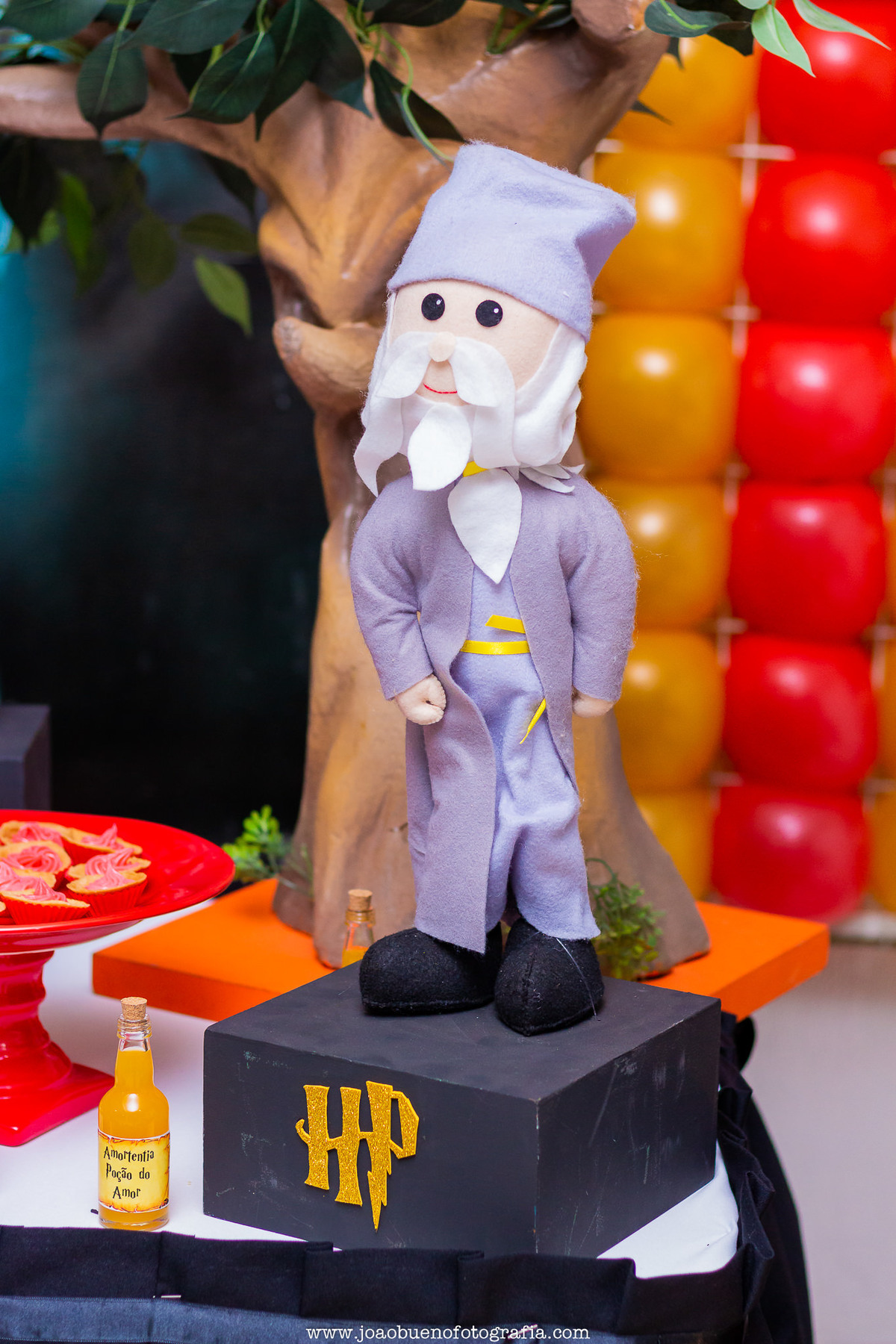 Buffet infantil Jardim das Festas, buffet infantil bauru, aniversário tema harry potter, dumbledore em feltro 