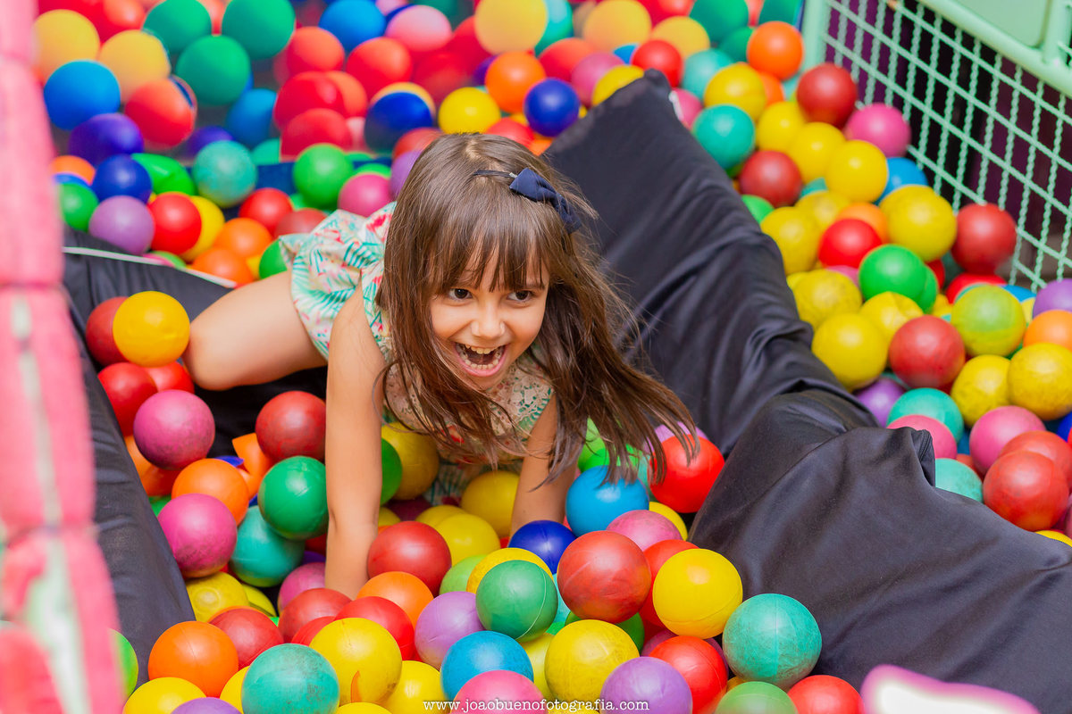 Buffet infantil Jardim das Festas, buffet infantil bauru, aniversário tema harry potter, menina caindo do tombo legal