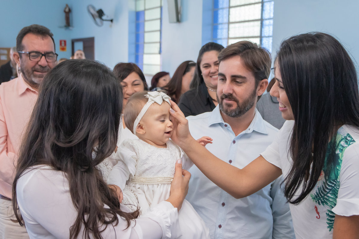 Paróquia Nossa Senhora das Graças Bauru, batizado em Bauru, madrinha e bebê em seu batismo