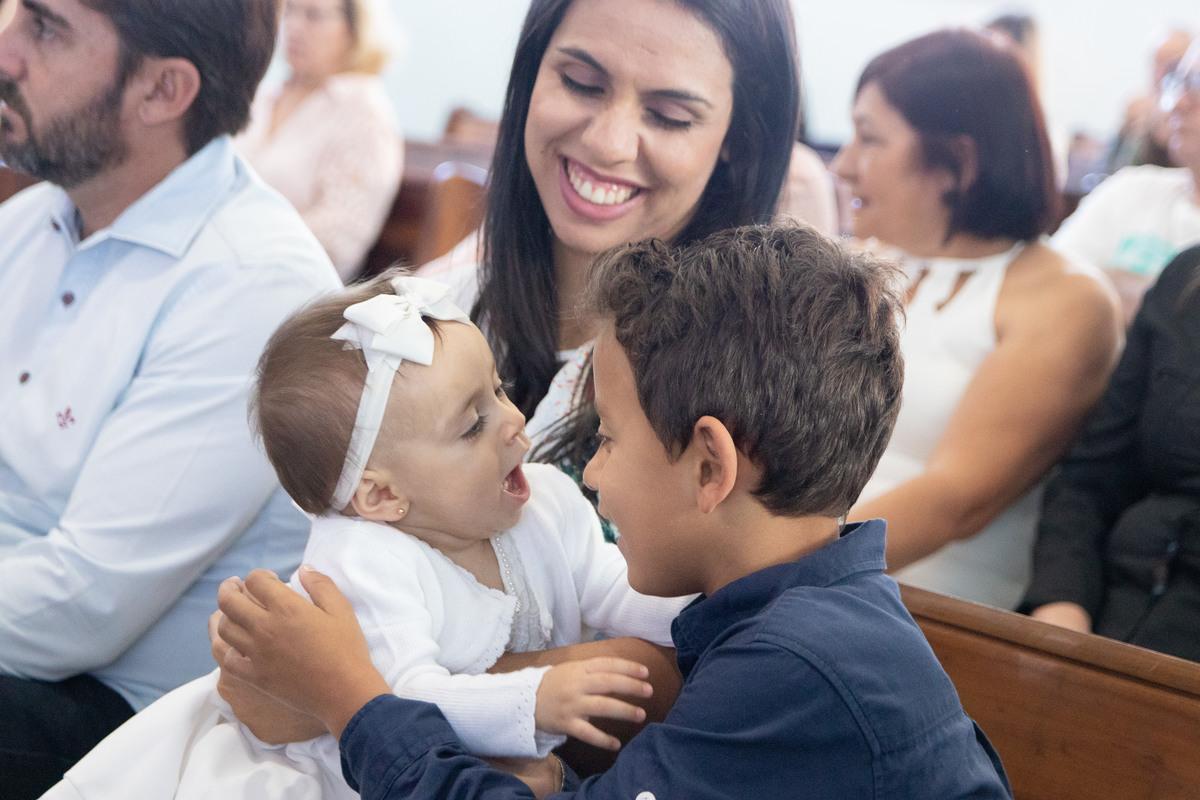 Paróquia Nossa Senhora das Graças Bauru, batizado em Bauru, primos brincando em batismo