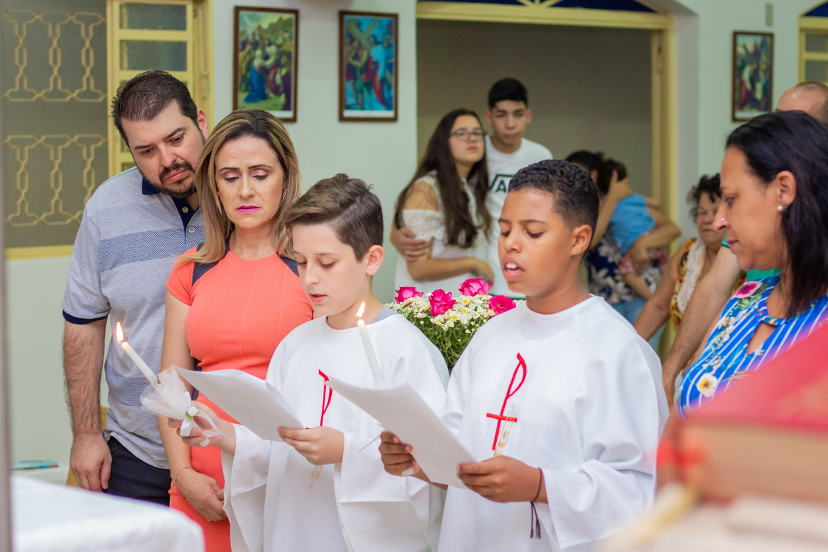 Capela Nossa Senhora das Graças Bauru, primeira eucaristia, crianças na missa da primeira eucaristia