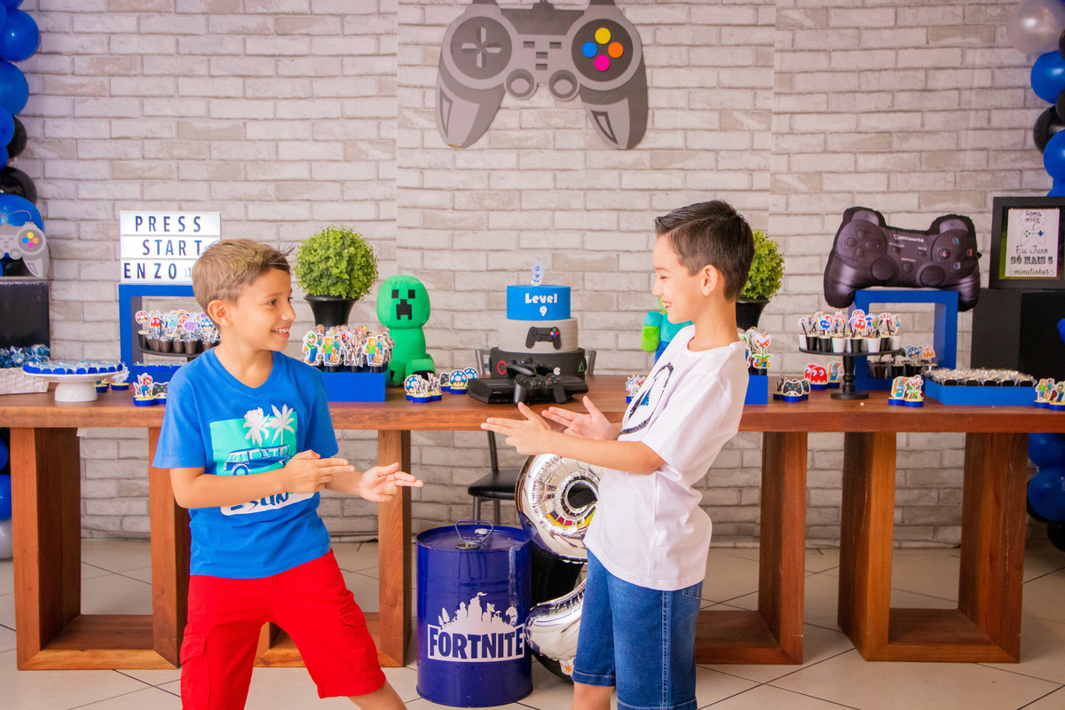 bauru, aniversário infantil bauru, aniversário video game, aniversário playstation, amigos brincando em aniversário