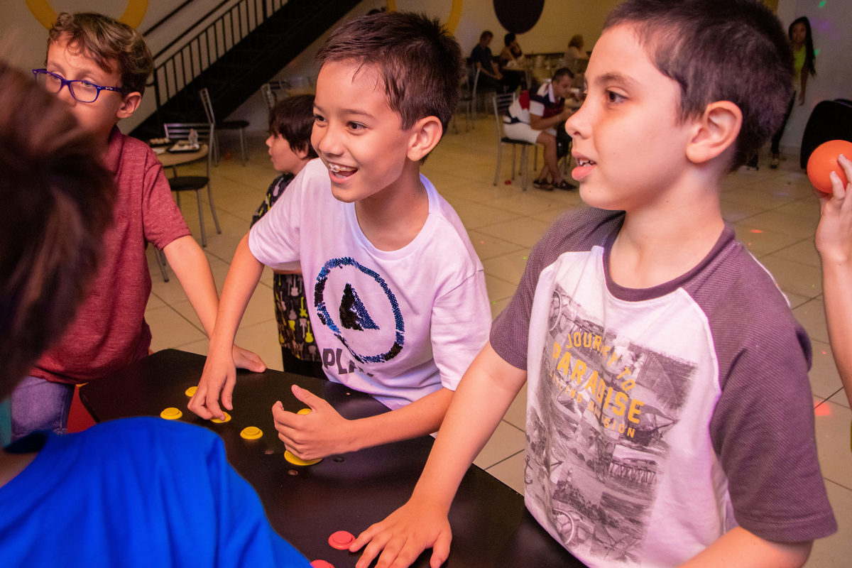 bauru, aniversário infantil bauru, aniversário video game, aniversário playstation, amigos jogando video gamr