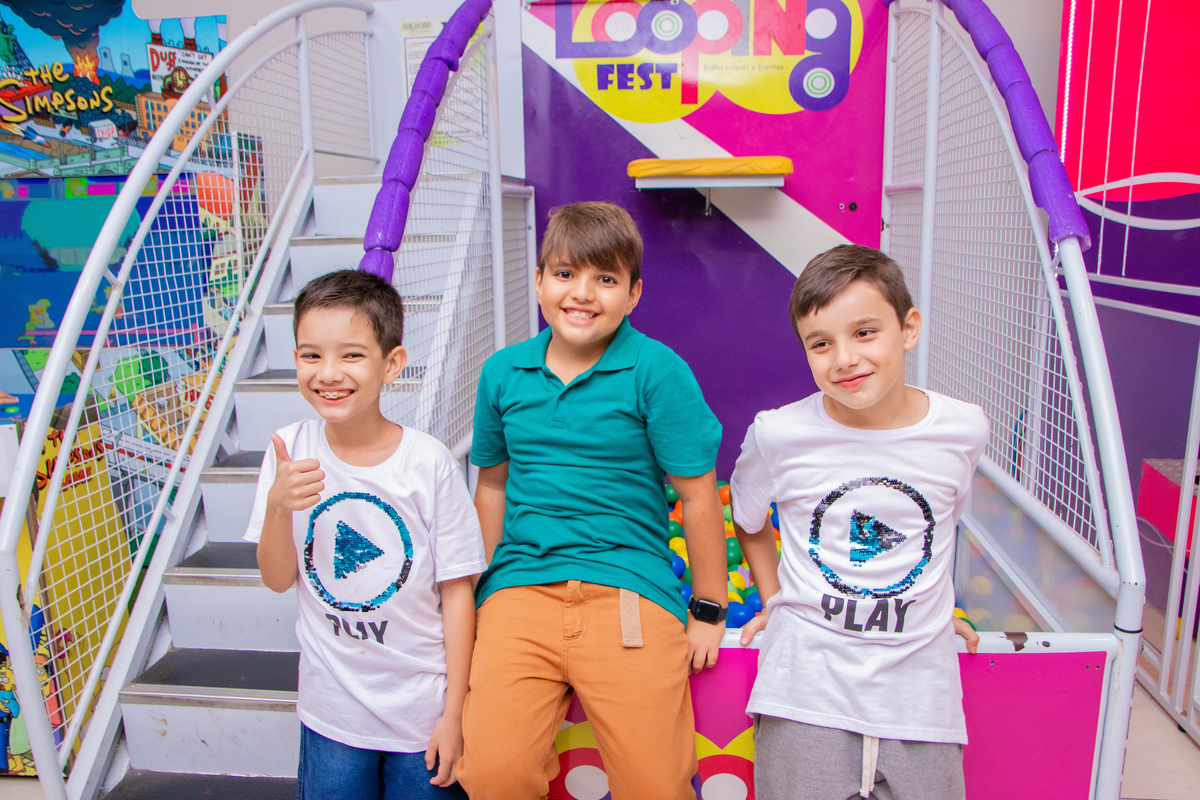 bauru, aniversário infantil bauru, aniversário video game, aniversário playstation, amigos reunidos tirando foto