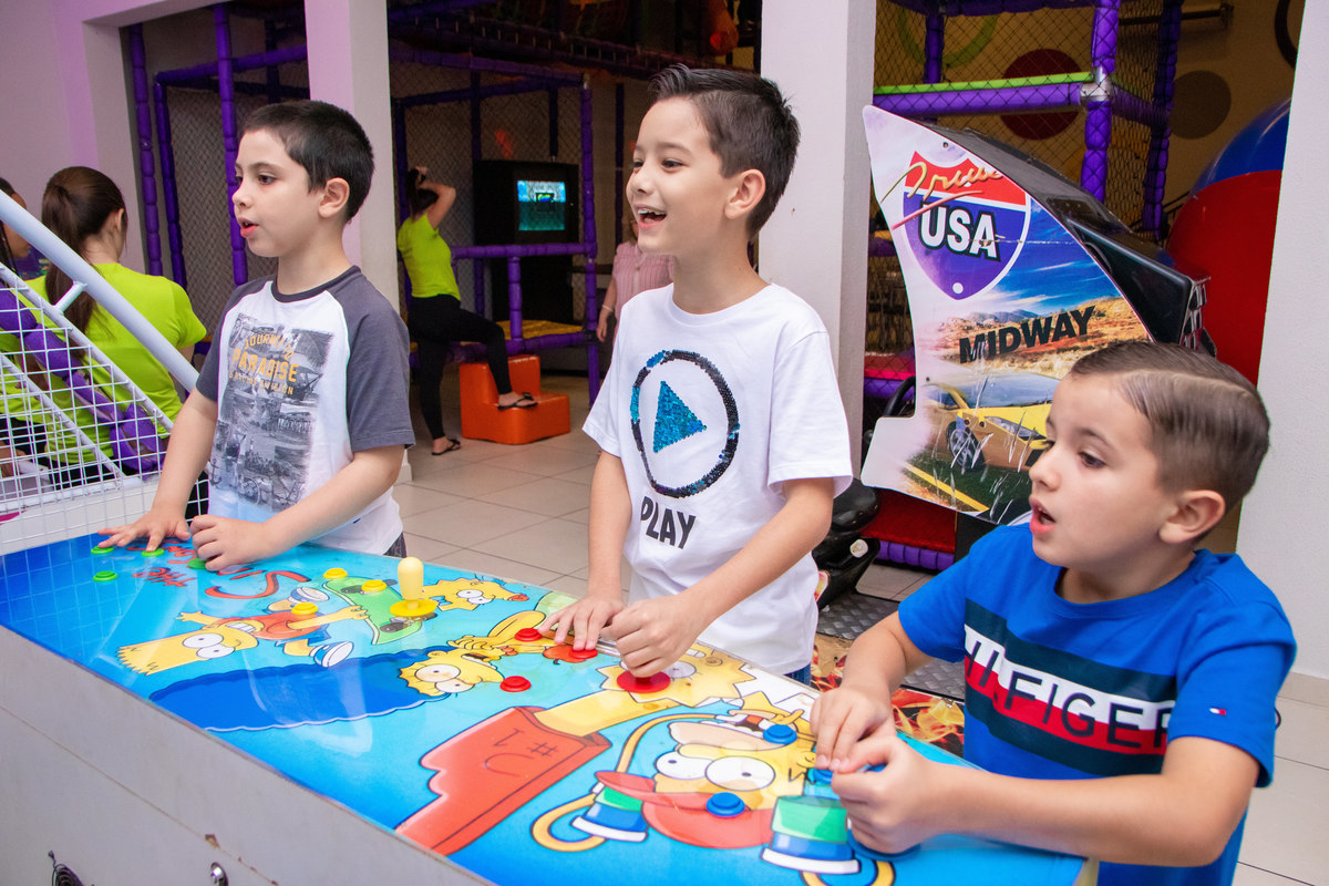 bauru, aniversário infantil bauru, aniversário video game, aniversário playstation, amigos jogando video game
