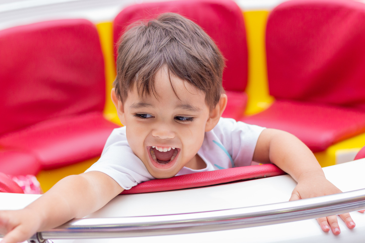 Buffet pipoca bauru, aniversário infantil em bauru, menino se divertindo na la bamba