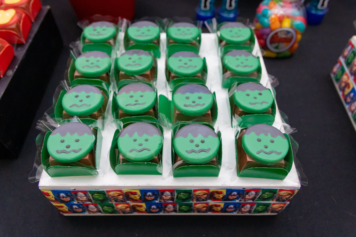Buffet pipoca bauru, aniversário infantil em bauru, doce personalizado do hulk 