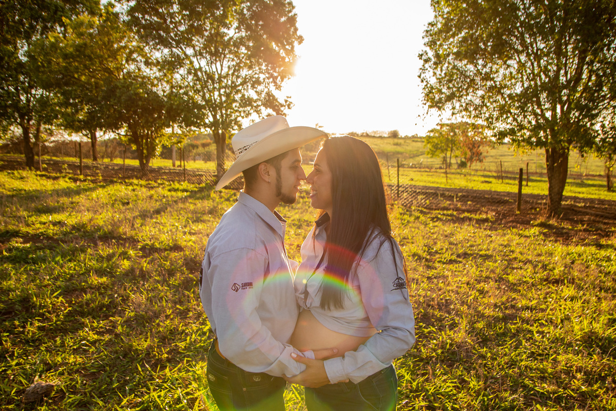 ensaio gestante em bauru, ensaio gestante externo, ensaio gestante em arealva, poses para gestante, casal country