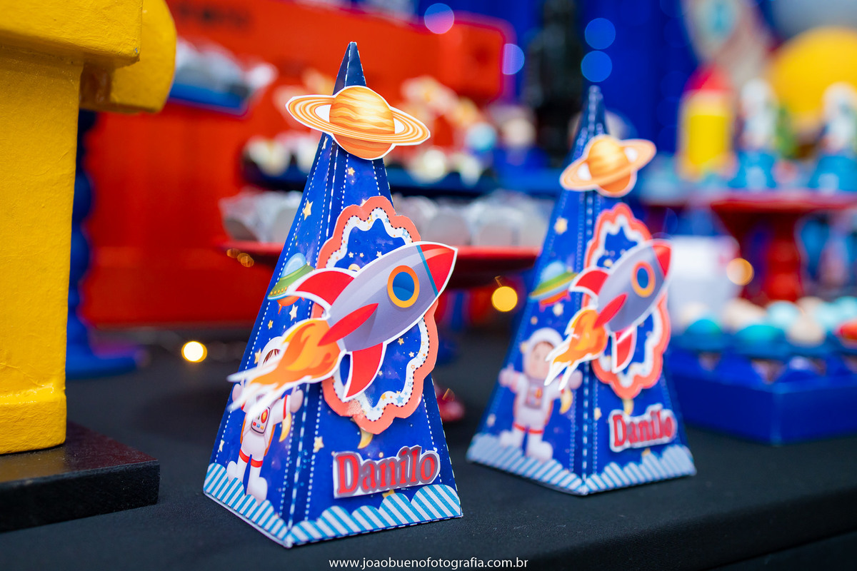 Boomerang buffet infantil, buffet infantil em bauru, aniversário astronauta, decoração astronauta, caixa personalizada de astronauta