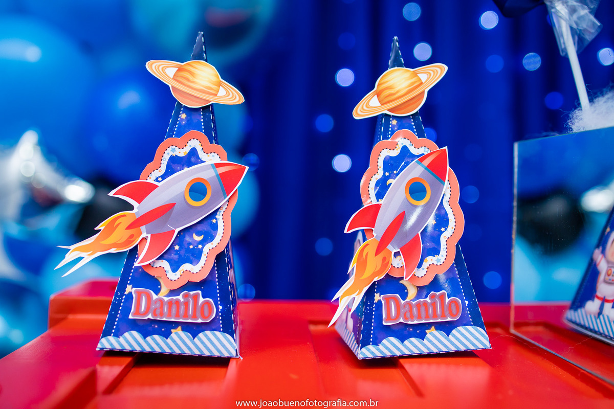Boomerang buffet infantil, buffet infantil em bauru, aniversário astronauta, decoração astronauta, cone personalizado de astronauta