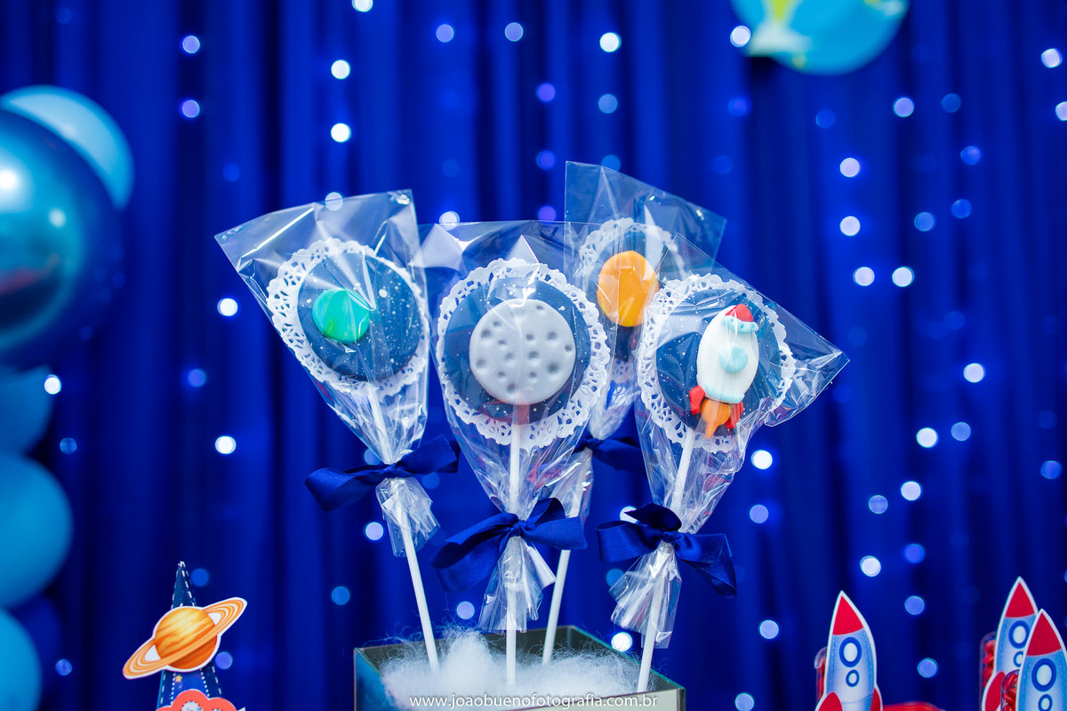 aniversário astronauta, decoração astronauta, joão bueno fotografia, fotógrafo em bauru, pirulito personalizado tema astronauta