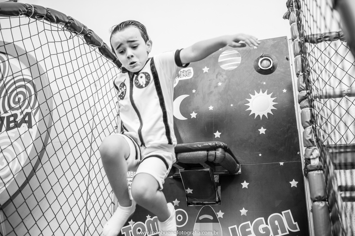 aniversário astronauta, decoração astronauta, joão bueno fotografia, fotógrafo em bauru, menino pulando do tombo legal