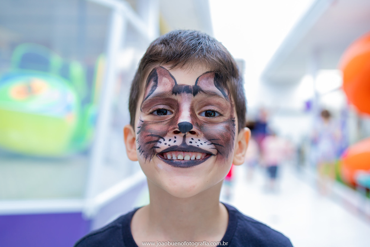 Buffet Zappteen em Bauru, decoração Os descendentes, fotógrafo em Bauru, João Bueno Fotografia, pintura infantil 