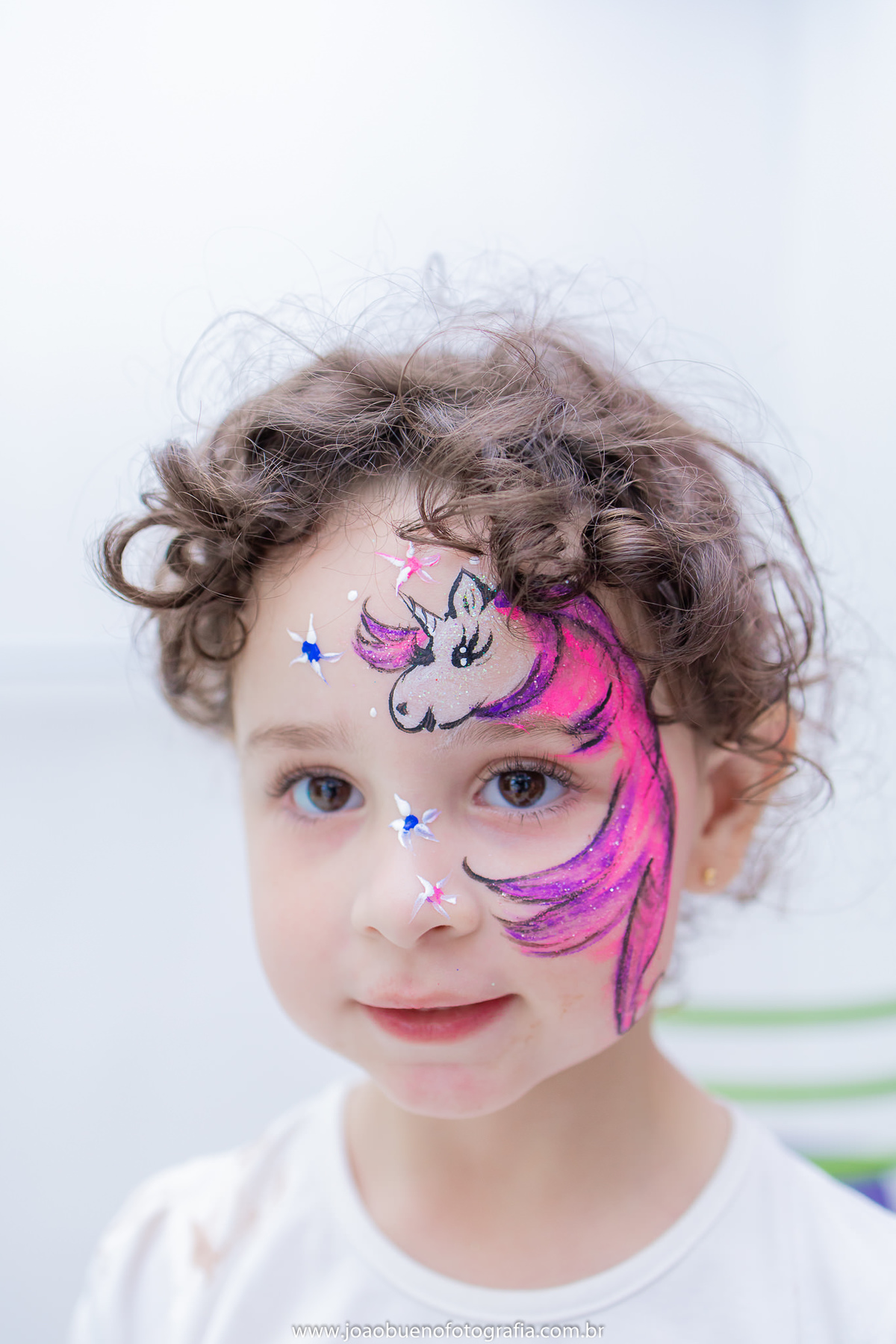 Buffet Zappteen em Bauru, decoração Os descendentes, fotógrafo em Bauru, João Bueno Fotografia, pintura facial de unicórnio