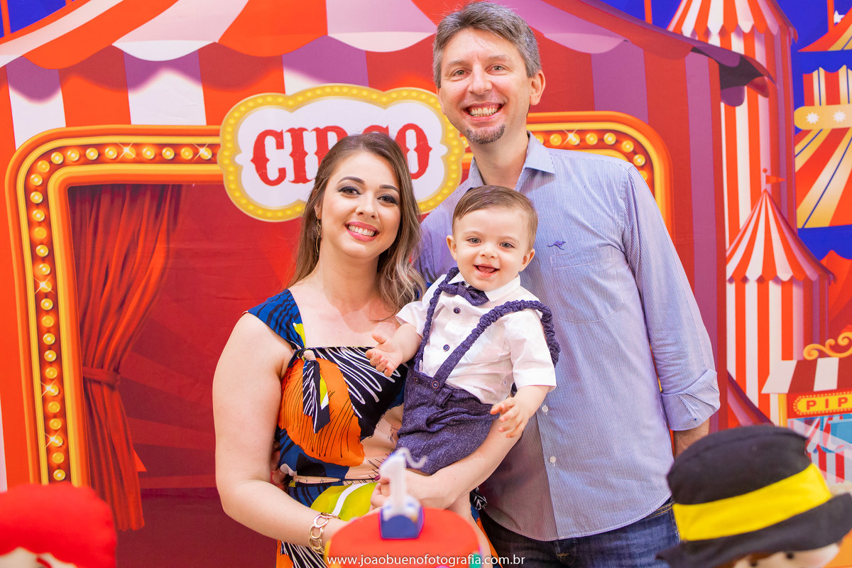 Looping buffet infantil em bauru, decoração circo. fotógrafo em bauru, joão bueno fotografia, foto com os pais 