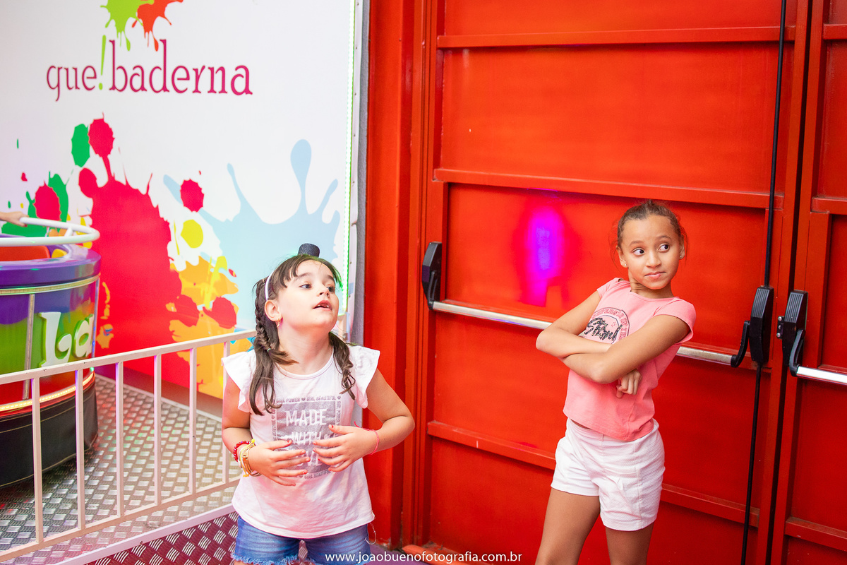 Buffet Que!baderna Bauru, aniversário mundo Bita, decoração mundo bita, joão bueno fotografia, fotógrafo em Bauru, crianças dançando em aniversário