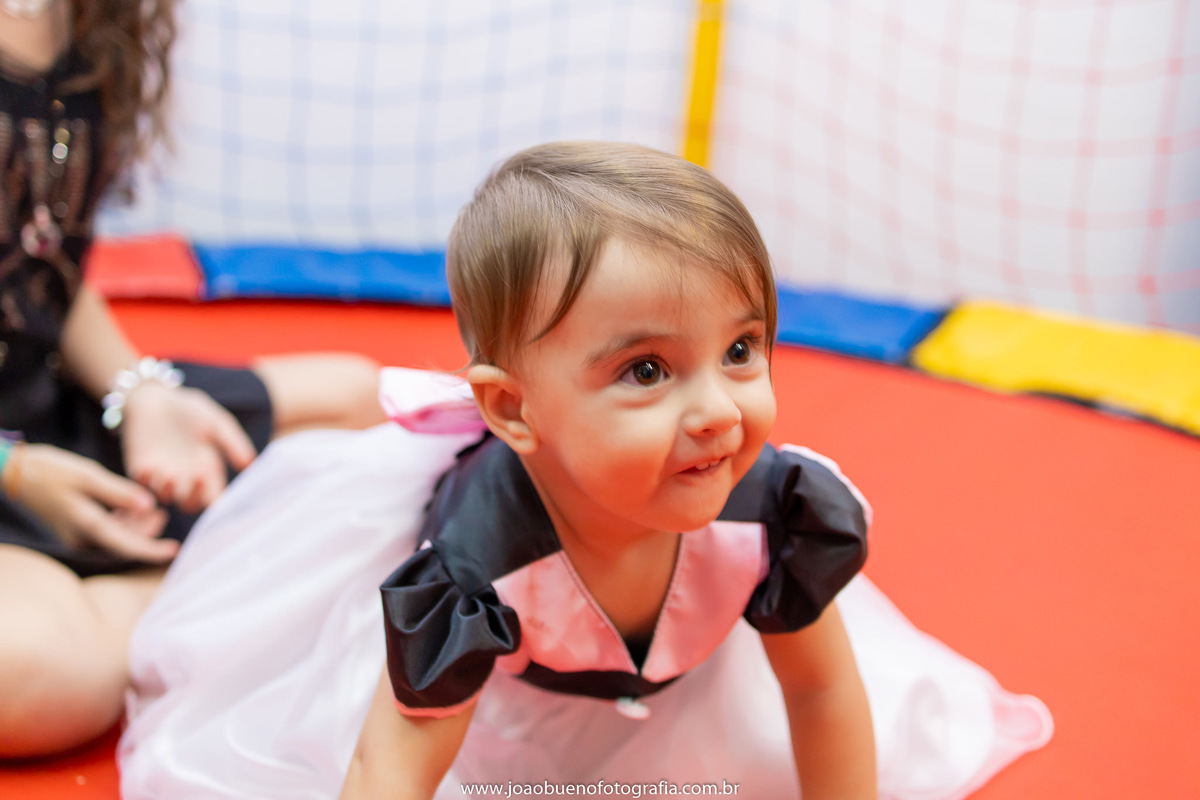 Buffet Que!baderna Bauru, aniversário mundo Bita, decoração mundo bita, joão bueno fotografia, fotógrafo em Bauru, aniversariante brincando no pula pula