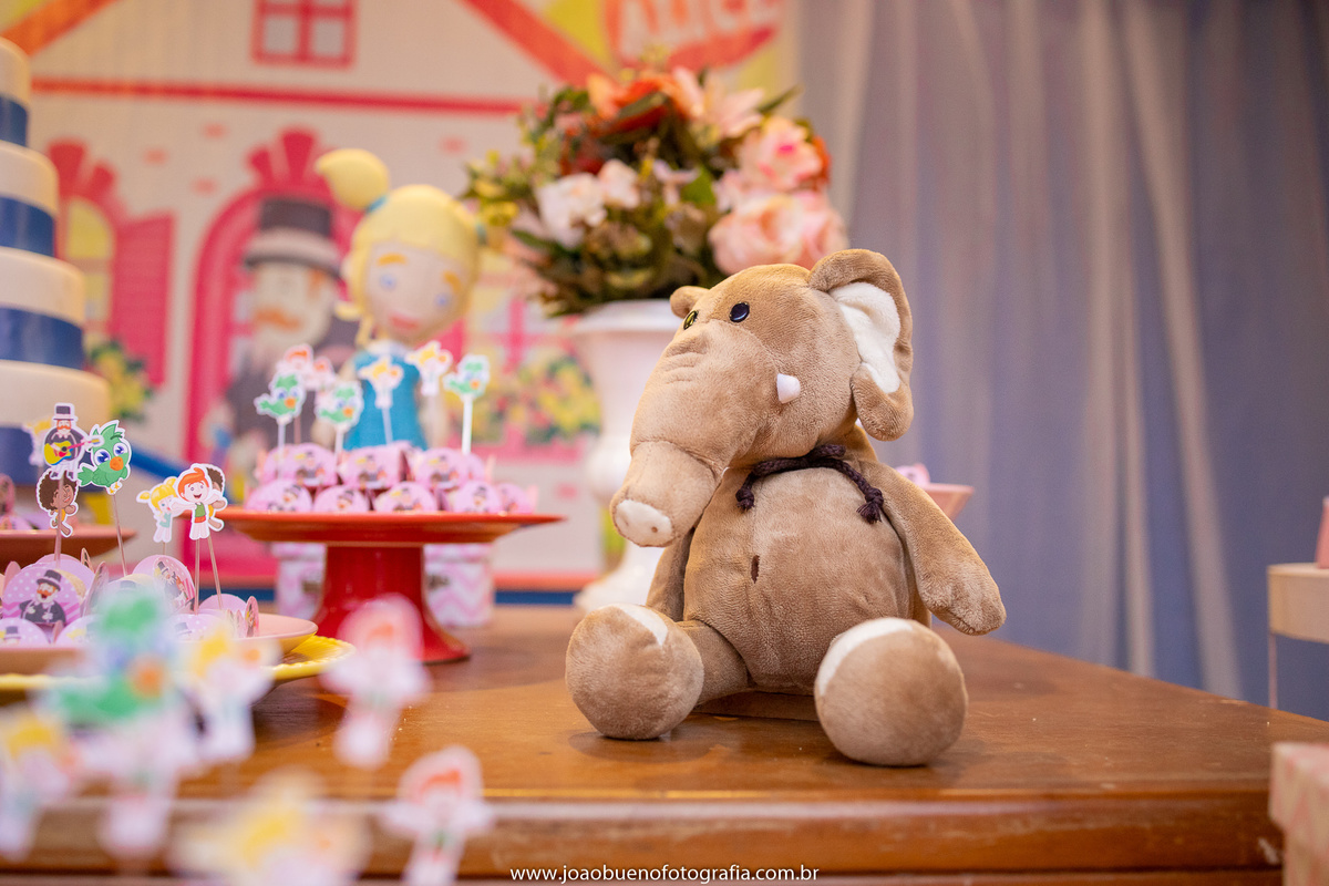 Buffet Que!baderna Bauru, aniversário mundo Bita, decoração mundo bita, joão bueno fotografia, fotógrafo em Bauru, elefante de pelúcia