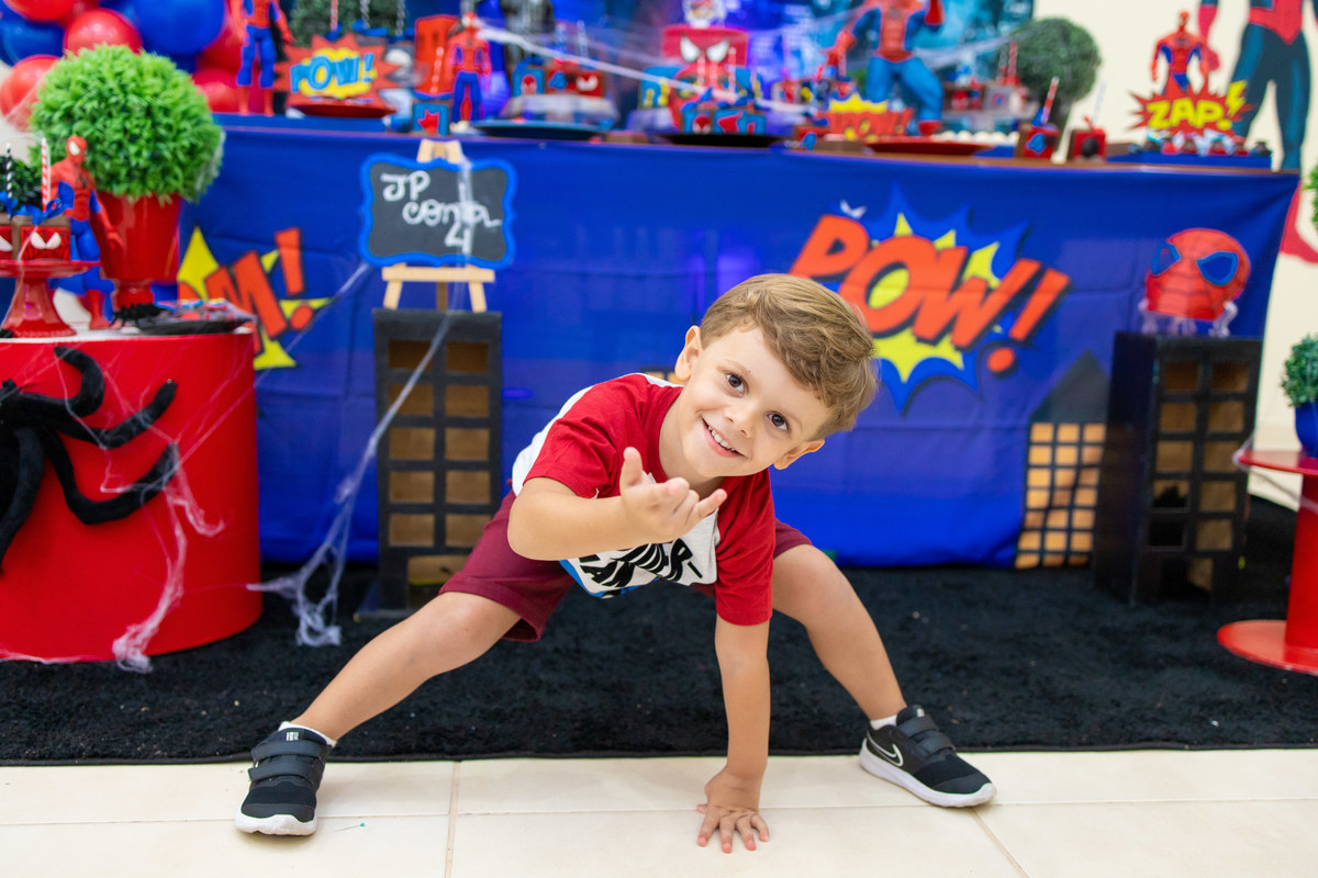 festa spider man homem aranha bauru aniversario infantil menino fotografia de familia pose do homem aranha